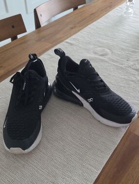 Nike Boys Air Max 270 Athletic Shoes - Black/White